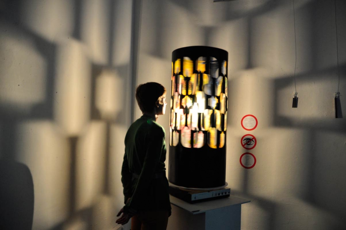 Réplique de la Dream Machine (Brion Gysin, Ian Sommerville), 2014 par Charlie Wellecam