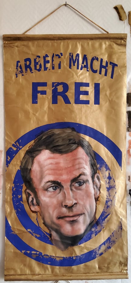 Arbeit Macron, huile sur kakemono, 65 x 33 cm, 1 ISF par Charlie Wellecam