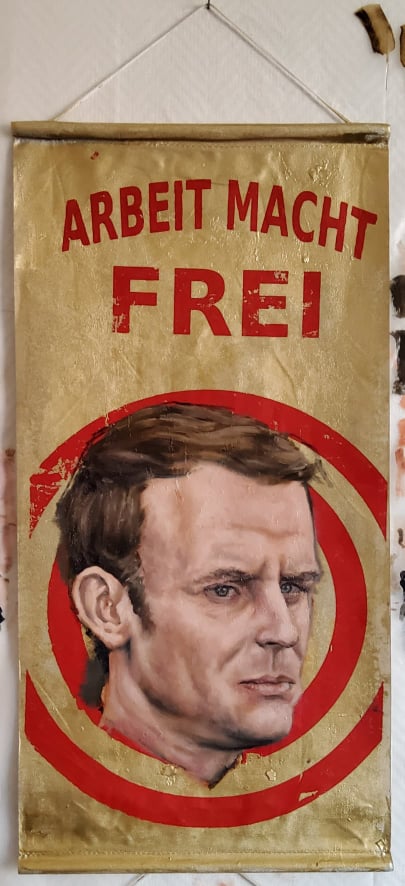 Arbeit Macron, huile sur kakemono, 65 x 33 cm, 1 ISF par Charlie Wellecam